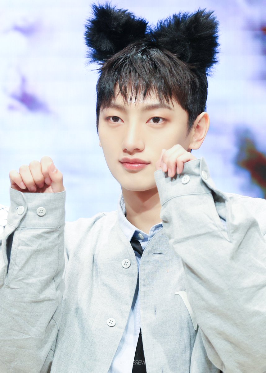 COLDBREW_y's tweet photo. 241101 JUMPUP FANSIGN EVENT✨HQ 

#배너 #VANNER #영광 #안영준 #YEONGGWANG https://t.co/i1dE1hvEw7