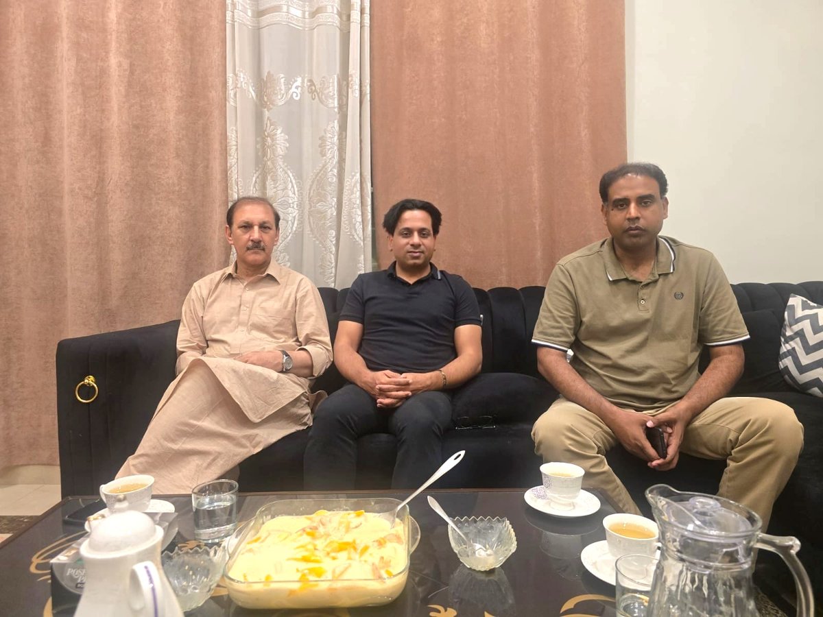 Asad R Chaudhry (@asadrchaudhry) on Twitter photo لاہور سے اسلام آباد چند روز کے لیے آمد ہوئی ہے۔
شہر اقتدار کے باخبر ترین صحافی حماد حسن <a href="/HammadHassan30/">Hammad Hassan</a> بھائی نے شہر میں داخلے کی اجازت اپنی رہائشگاہ پر پرتعیش،پرخلوص عشائیہ کھانے سے مشروط کی😊
کورٹ رپورٹنگ کے مستند نام <a href="/HasnaatMalik/">Hasnaat Malik</a> حسنات ملک کی ہمراہی میں عشائیہ اور سیر حاصل لاہور سے اسلام آباد چند روز کے لیے آمد ہوئی ہے۔
شہر اقتدار کے باخبر ترین صحافی حماد حسن <a href="/HammadHassan30/">Hammad Hassan</a> بھائی نے شہر میں داخلے کی اجازت اپنی رہائشگاہ پر پرتعیش،پرخلوص عشائیہ کھانے سے مشروط کی😊
کورٹ رپورٹنگ کے مستند نام <a href="/HasnaatMalik/">Hasnaat Malik</a> حسنات ملک کی ہمراہی میں عشائیہ اور سیر حاصل