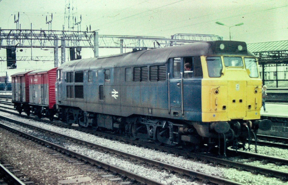 Are we going to Crewe at the weekend? Oh yes! At a time when school mates were knocking around the village on a weekend, we were off with a cheap day return in our pockets! Never regretted a minute of it!
#Class31 #Ped #BritishRail #Crewe