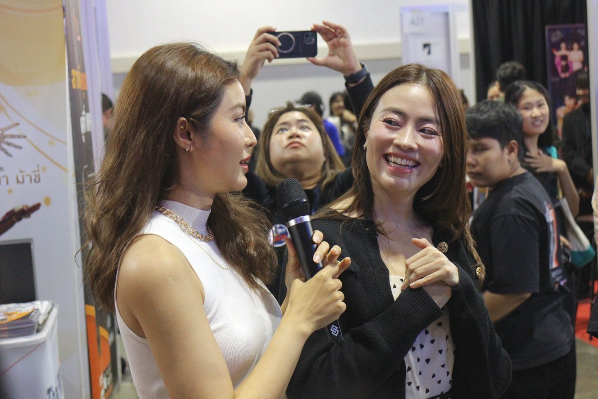 idwptkm's tweet photo. ก็คือในสายตาคุณสุวรรณ มีเพียงพงพยิงมาตั้งแต่ 100 ปีที่แล้วจนถึงปัจจุบัน

#เรือหลวง #แพรวหัสสยา #แพรวเอ๋ #เอ๋แพรว #เอ๋มณีรัตน์ https://t.co/YxmI4apk7N