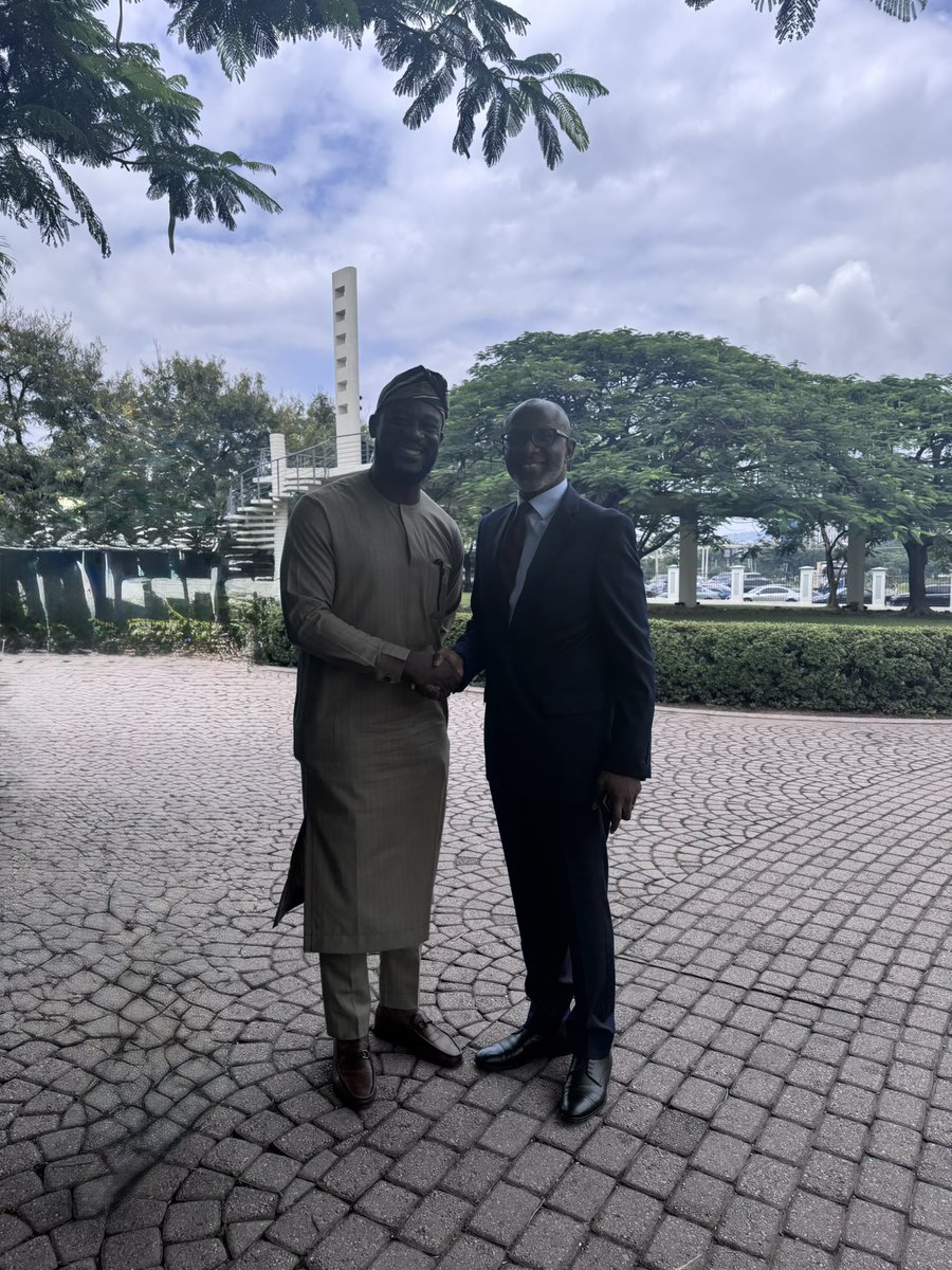 iamckice's tweet photo. A few days ago I attended the Book launch of OPL 245: The Inside Story of the $1.3B Nigerian Oil Block by former AG Mohammed Adoke SAN,
Caught up with @akandeoj  Host of Inside Sources, and former spokesperson to the former Vice President. Took these pictures for Jen and Moff 😁 https://t.co/NJ8ABO1ZgM
