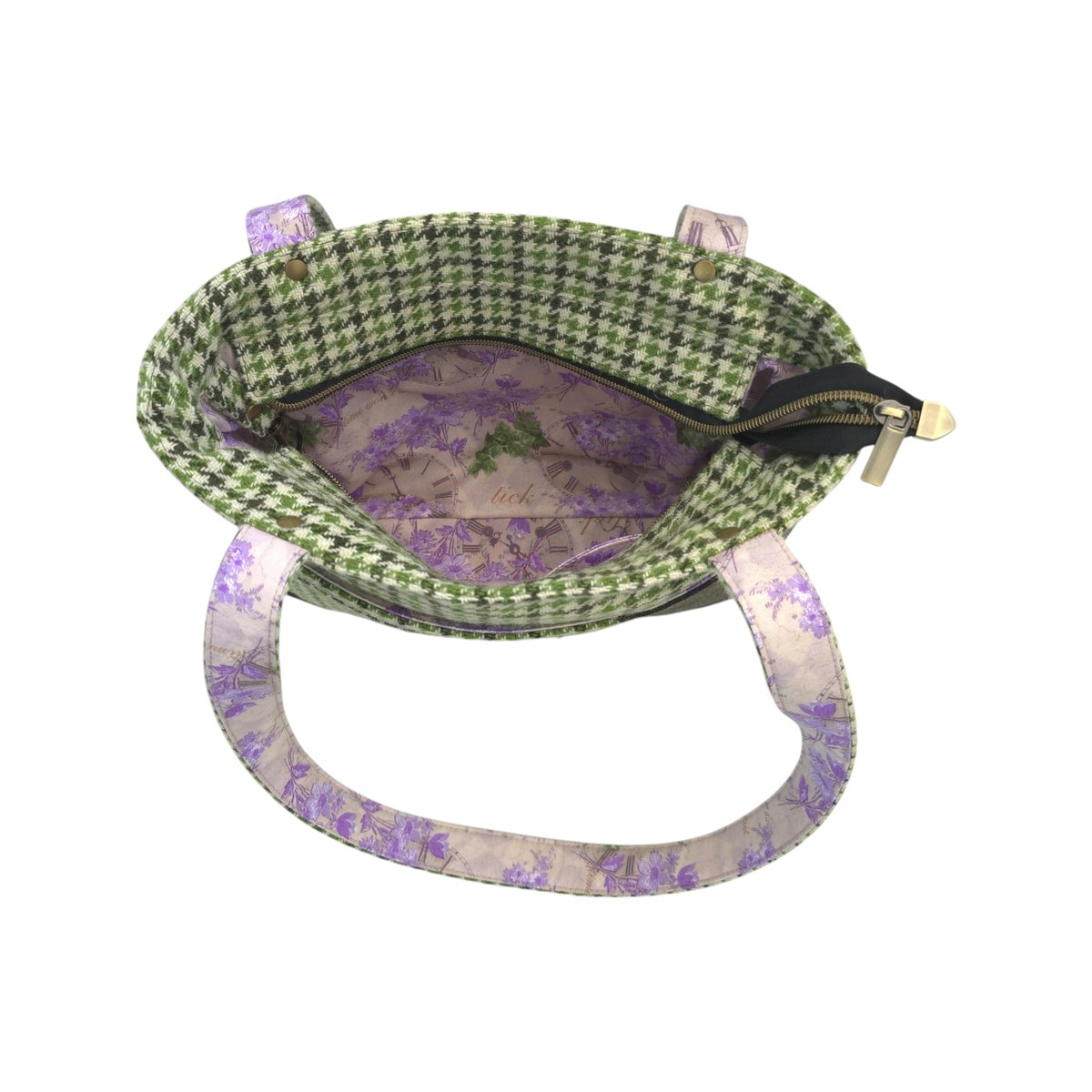 A very classy handmade tote bag with lots of pockets has just landed in my Etsy shop. Pop on over and take a peek 👇
kittykenthandmade.etsy.com
#EarlyBiz #MHHSBD