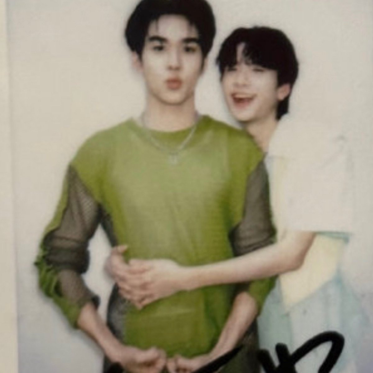 โฮฮ! กอดเอวจุมปุ น่ารักมากกนิน้า ⸝⸝ > ꇴ <⸝⸝ 
🤲🏻😭🥺💖😭🥺💖😭🥺💖😭🥺💖
🤲🏻😭🥺💖😭🥺💖😭🥺💖😭🥺💖