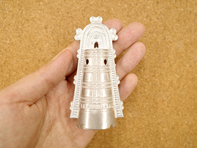 夏期企画展にて矢野銅鐸特別公開を記念して、鋳造体験イベントを開催します！
1/10サイズのミニチュア矢野銅鐸を一緒に作りましょう！

7/27・8/10・8/17・8/24(いずれも日曜日)
時間：13：30～15：00
定員：各日14名(先着順)
参加費：ひとり1500円

お申込みはコチラから👇
docs.google.com/forms/d/e/1FAI…