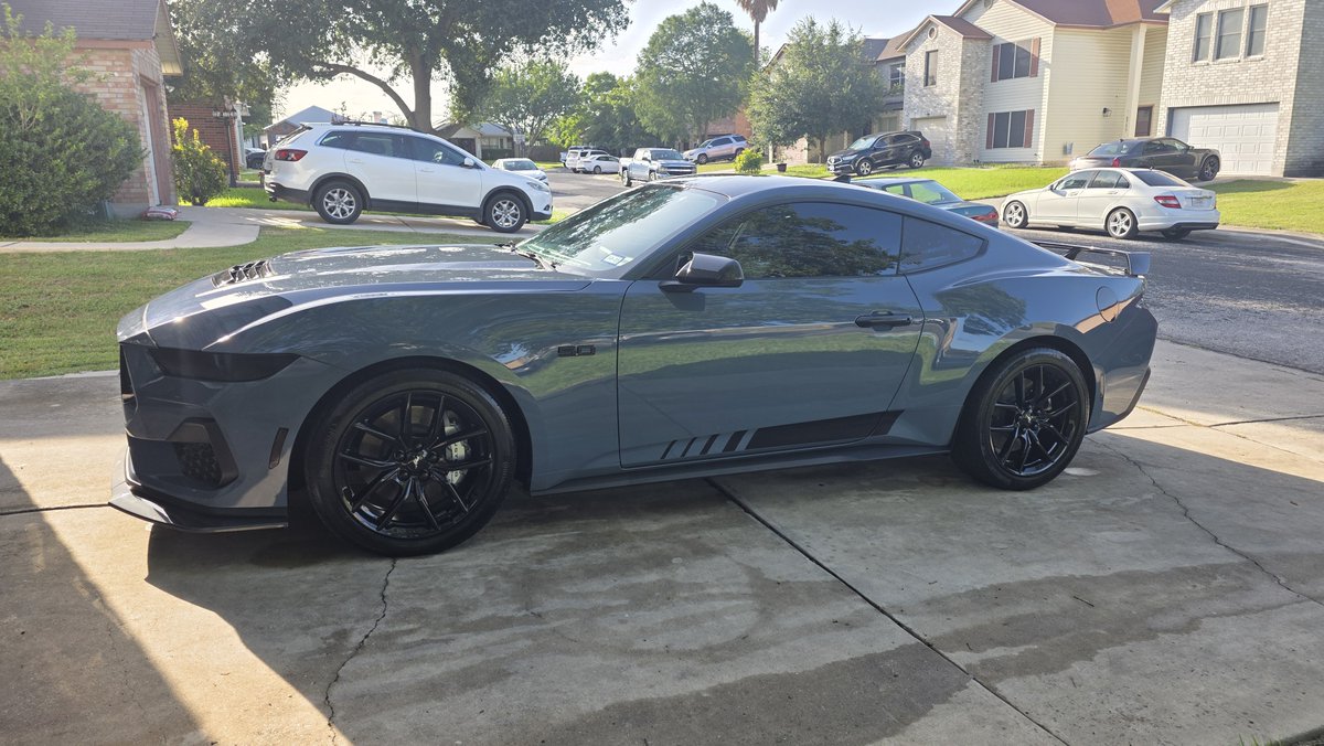 Who needs the Galaxy Z Fold 7 when they finally unlocked tuning for the 2024 Mustang

hotrod.com/news/first-loo…