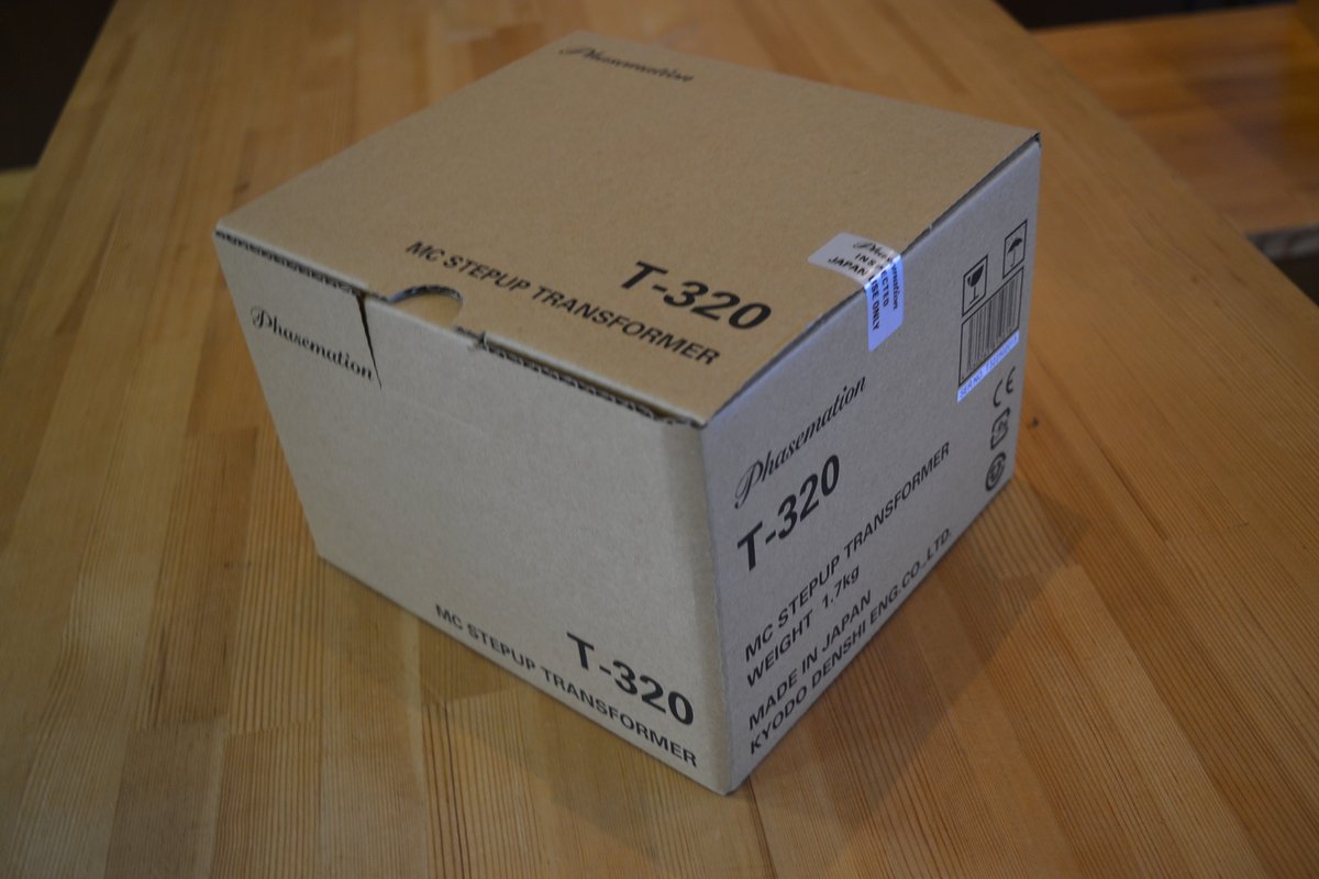 SOUNDACE_JP's tweet image. 🔊MM/MC切替SW搭載、高音質MCカートリッジ用昇圧トランス T-320 #Phasemation #MC昇圧トランス