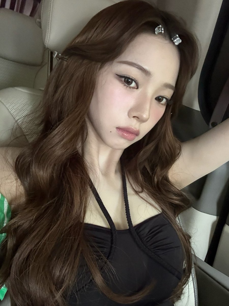 karinvva's tweet image. just me, living my look.