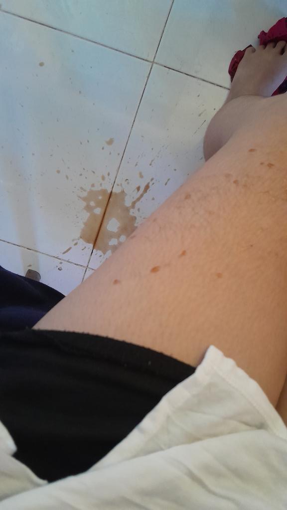 Saking gemeter bacanya, kopiku sampe tumpah AAAAAAA EBIIII