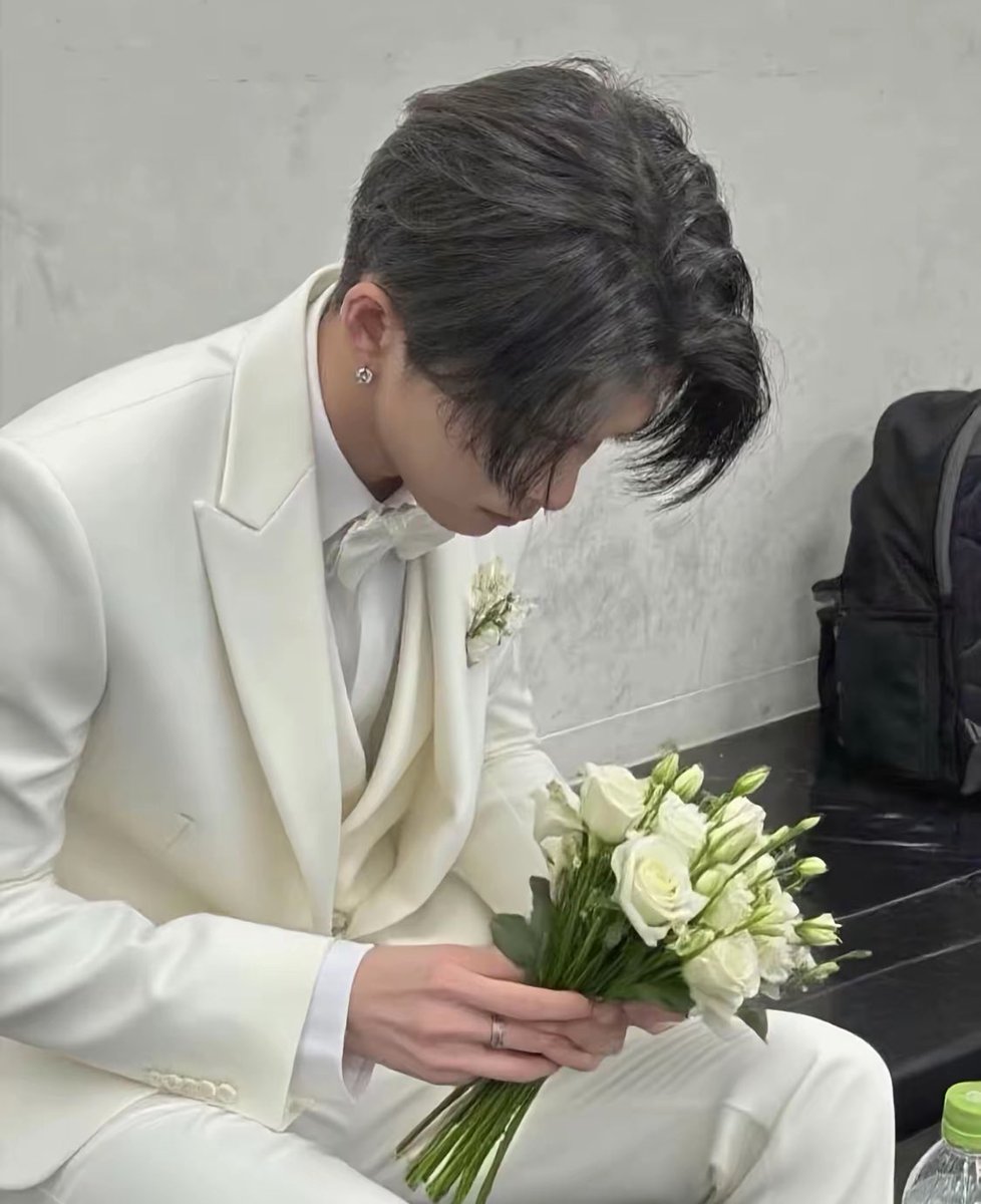asahicism's tweet photo. 새신랑... 
(그만할까요) https://t.co/pLCJcTOLfW