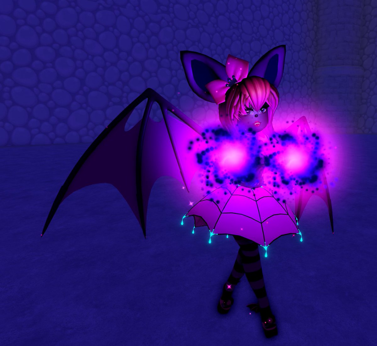 starlie_puff's tweet image. Hiii! I made a new OC! Her name is Nyxanne (or Nyx) the Vampire Bat. She's based off of Monster High characters Draculaura and Catty Noir, along with one of my older fnaf ocs! Made her in royale high and she's so cute!💕🦇