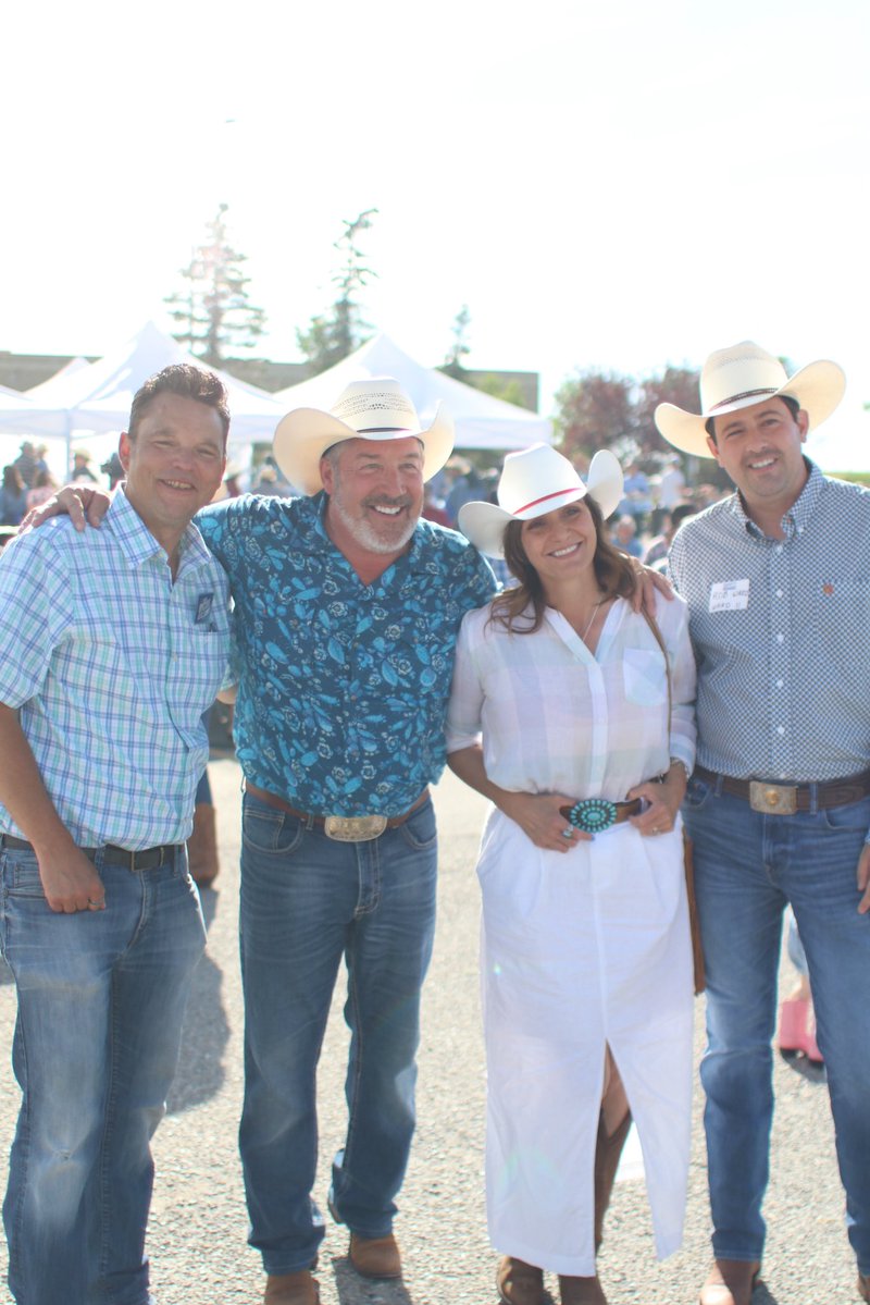 commfirstyyc's tweet image. A huge thank you to everyone who came out to our Communities First Stampede breakfast today in Shawnessy, and to the dozens of incredible volunteers who made it all happen.
We had a fantastic turnout and loved connecting with Calgarians over pancakes, amazing entertainment and…