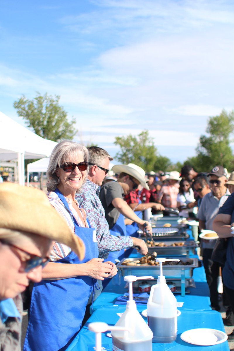 commfirstyyc's tweet image. A huge thank you to everyone who came out to our Communities First Stampede breakfast today in Shawnessy, and to the dozens of incredible volunteers who made it all happen.
We had a fantastic turnout and loved connecting with Calgarians over pancakes, amazing entertainment and…