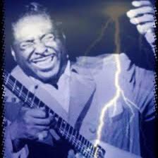 TBonesPrimeCuts's tweet image. #ArtistFave15

15 to 1

𝐀𝐥𝐛𝐞𝐫𝐭 𝐊𝐢𝐧𝐠

My favorite of the 3 Kings &amp;amp; why I gravitated towards Flying V’s.

𝐍𝐮𝐦𝐛𝐞𝐫 𝟒: “Don’t You Lie To Me” (I Get Evil)

Album: The Big Blues (1963)

youtu.be/6RYN-HKI5iI?si…

#AlbertKing #FlyingV #Blues #VelvetBulldozer