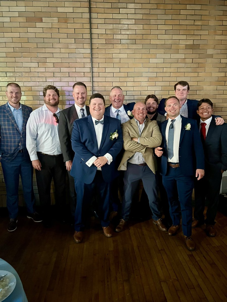 NapierKurt's tweet image. Been at a wedding today for a great friend and coach Kameron Abernathy. Football coaches are a tight knit family.