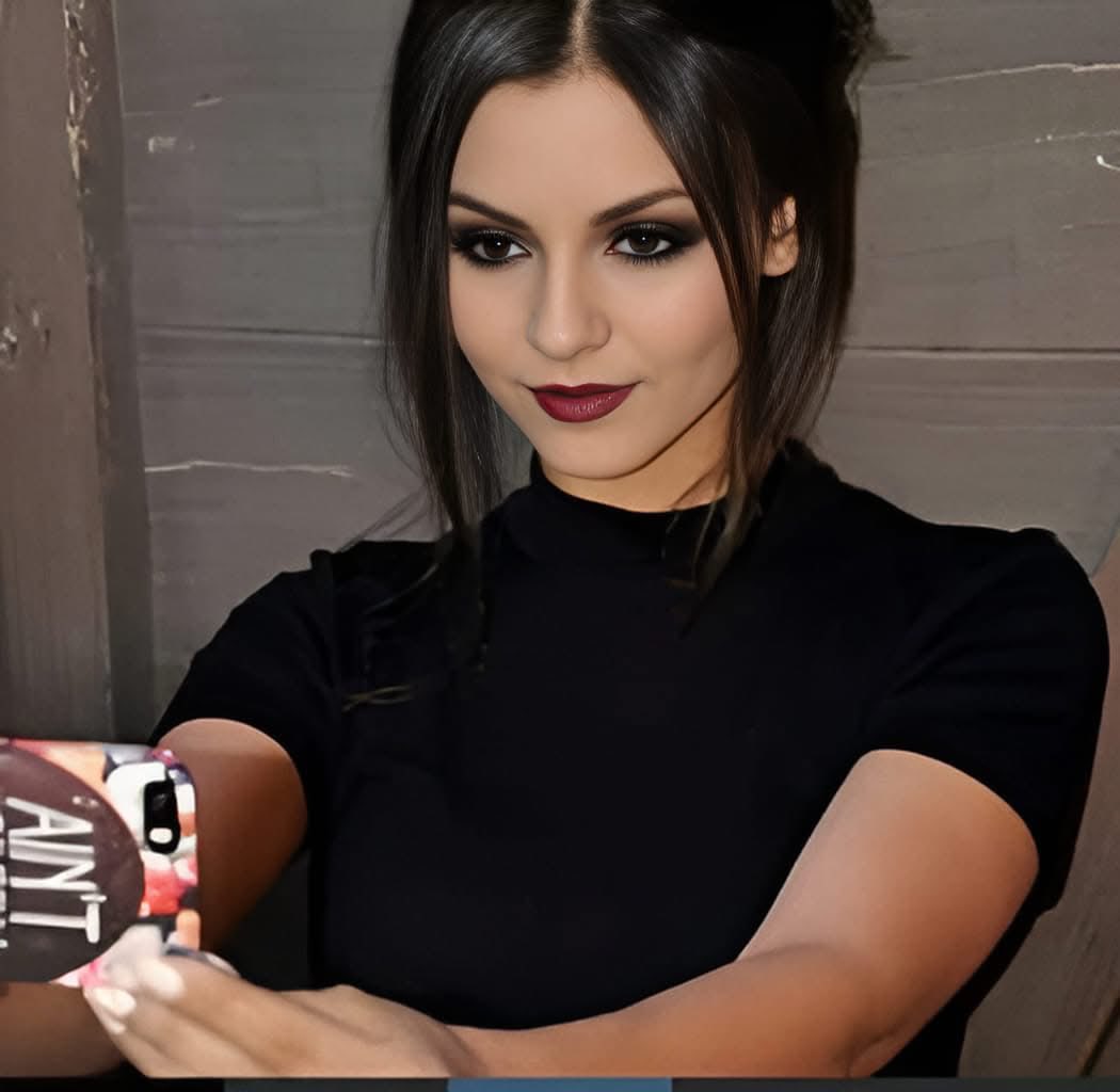 (not) Victoria Justice (fake) (@vicjust_rp) on Twitter photo 