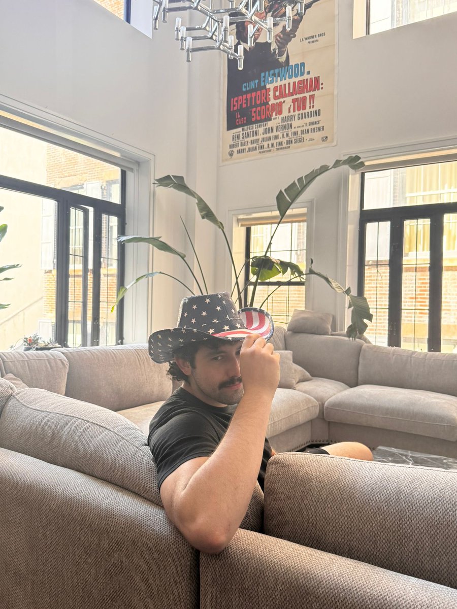 *tips comically American fedora*

“M’erica”