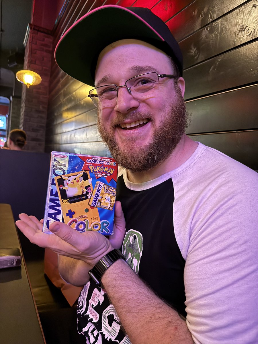 dr_ryan's tweet image. Hit a personal jackpot at Al’s Music and Games in Seattle.