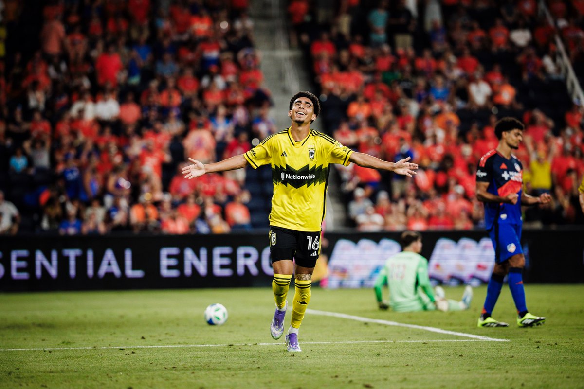 Homegrown Heroics 🖤💛