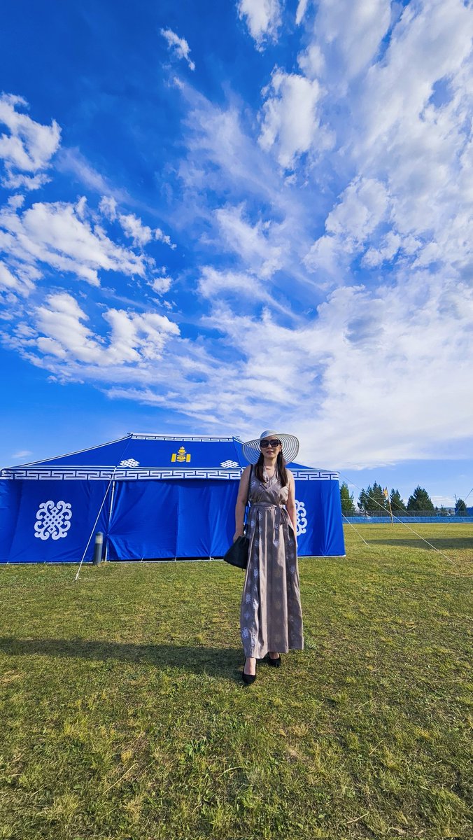 Өчигдөр Хүй7д сэнсэрлээ😂😂🍻. Энэ хавь Монголдоо гойд байгаль биш авч цаанаа л сайхан энергитэй.