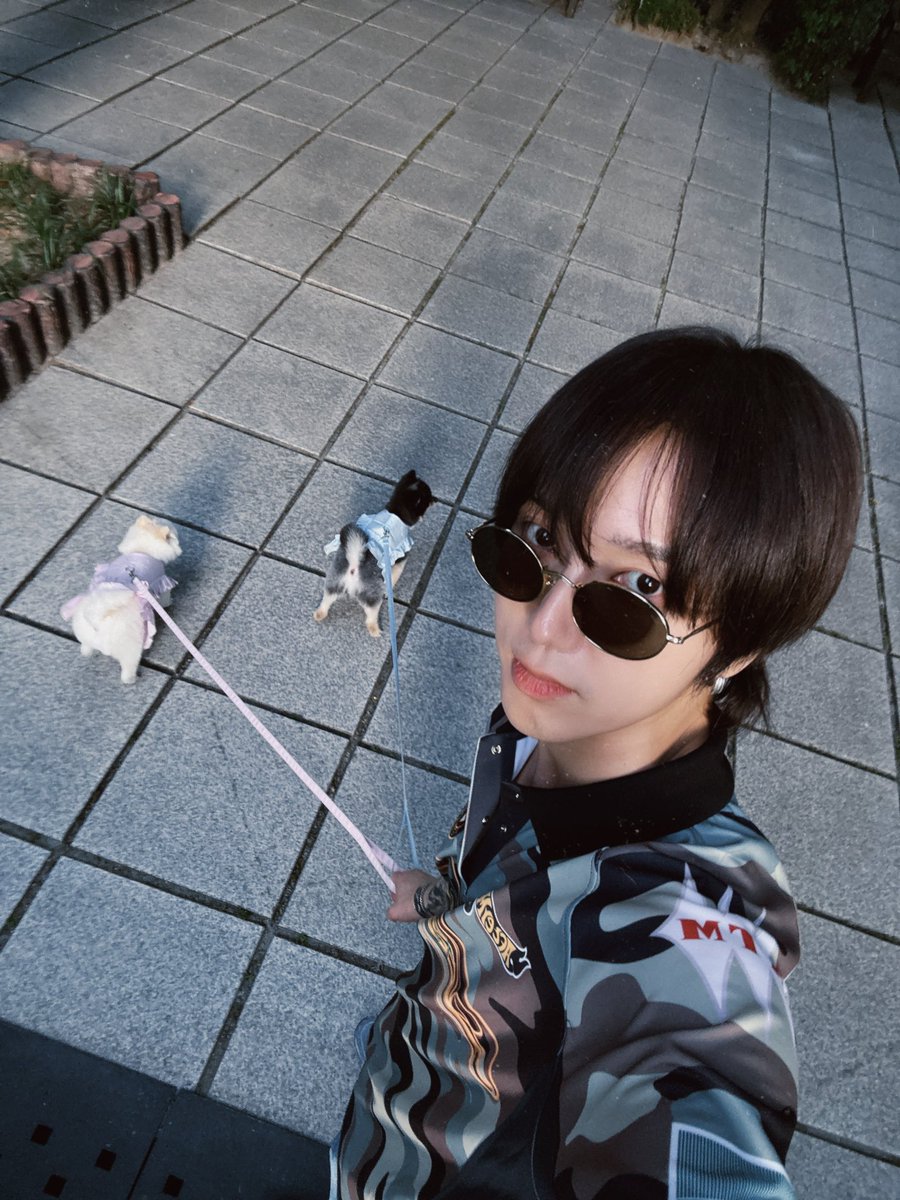 shfly3424's tweet photo. Nice to meet you - welcome to my selfie world after a long time. @YESUNG_smtown https://t.co/6tpG4WzDRN