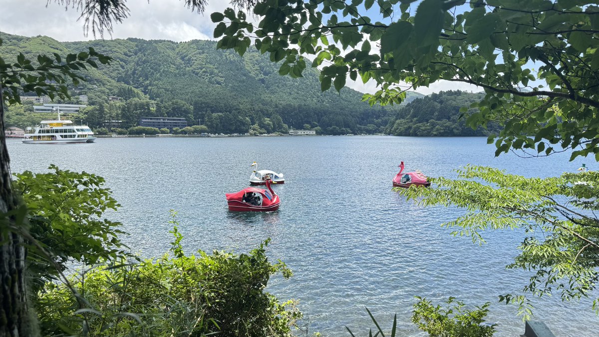 west(G.E.M) tweet media