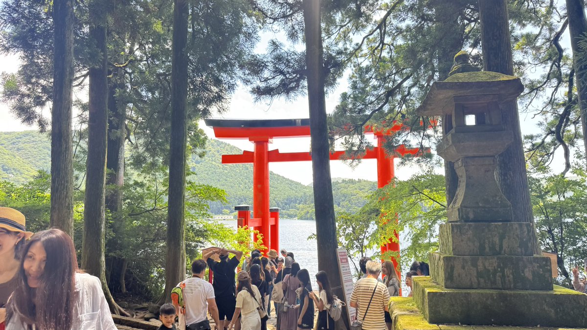 west(G.E.M) tweet media