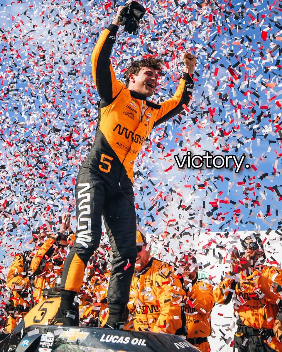 Plus_F1News's tweet photo. ¡Carrera 100 y victoria para Pato O’Ward! 🇲🇽🏁

El mexicano gana en Iowa y celebra a lo grande su centenar en IndyCar.

Con 356 puntos, es 2º en el campeonato, solo detrás de Palou (462).

¡Pato sigue en la pelea por el título!

#IndyCar #PatoOWard #IowaGP https://t.co/nblgxUBsJw