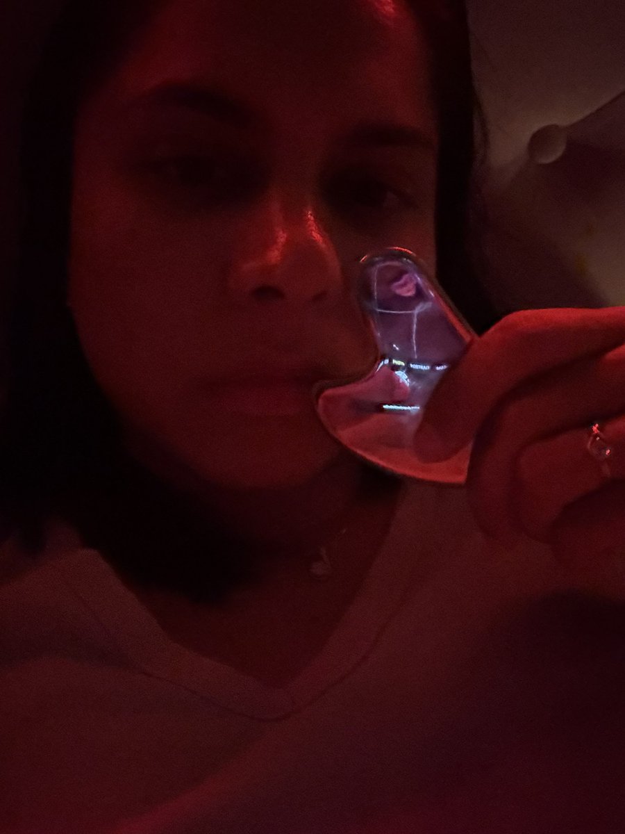 mehtaversed's tweet image. Picture all of this in a cozy space while its raining cats and dogs outside :
You light a candle called moonlight goddess and romanticize your life while listening to 1111 Hz frequency.
You decide to cook pesto pasta with roasted tomatoes and burrata. No digital noise such as…
