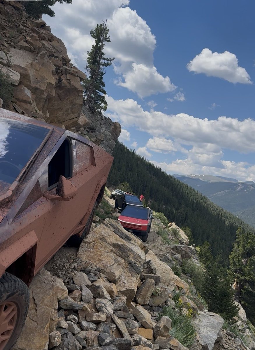 Man_Cave_Mike's tweet image. Great day 4wheeling with Cybertrucks to the top of Saxon Mountain in Georgetown Colorado!