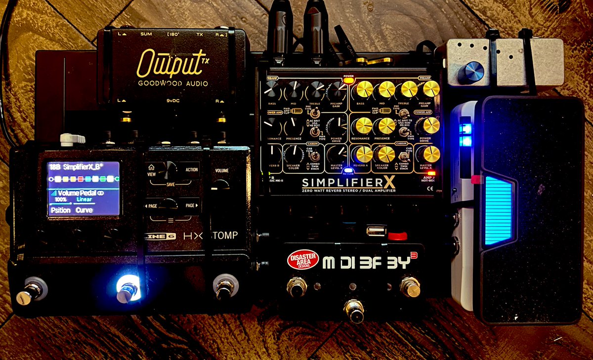bm_hey's tweet photo. my new gear...
ってことでエクスプレッションペダルをhotoneのものに変更してボードをアップデート
チューナーの視認性がかなり向上したのとエクスプレッションの踏み具合も視認できるようになったのはマジで良いな
#エフェクターボード2025
#エフェクターボード
#hxstomp
#simplifierx https://t.co/I0KiQ6iIFD