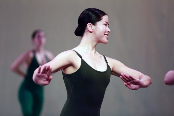 pbbexclusives's tweet photo. SPOTTED: Kisses Delavin in Martha Graham's 𝘓𝘦𝘵𝘵𝘦𝘳 𝘵𝘰 𝘵𝘩𝘦 𝘞𝘰𝘳𝘭𝘥.

She's living her best life now. So proud of you, Kisses! 🥰
#KissesDelavin https://t.co/Wqdn8bKsAD