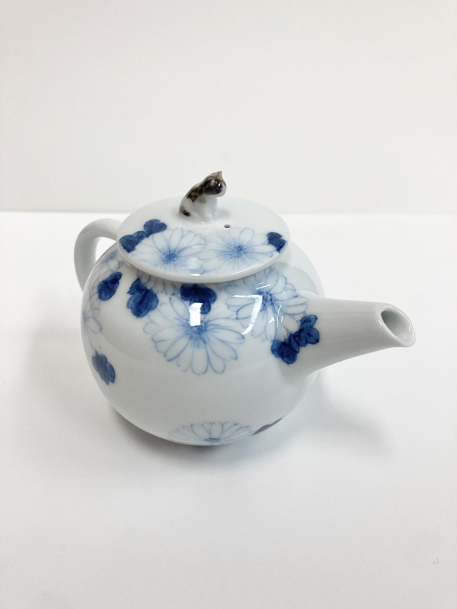 中国美術 古玩 青華染付 花鳥蝶々茶入 茶葉罐　煎茶道具 木箱付き 最安 中国美術 古玩 木箱付き 煎茶道具 茶葉罐 花鳥蝶々茶入 青