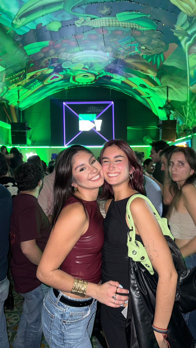 rdejusto's tweet photo. Lit no entienden lo fukiiiiiiiiiiggg preciosa https://t.co/6WJcivBAbe