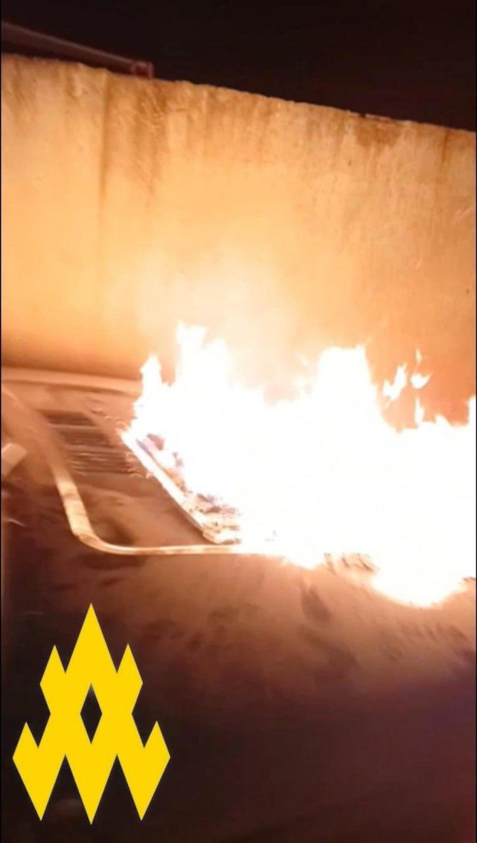 TreasChest's tweet image. 💥 Agent ATESH destroyed a vehicle of the "Akhmat" servicemen in Mariupol.
"The operation took place at night, and our agent successfully escaped while the visiting performers were sleeping in someone else's house," the partisans said.