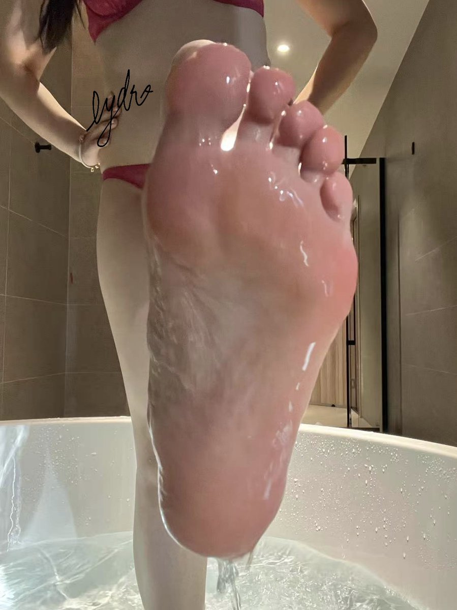 既然这样我也不客气啦
#第四爱 #4i女攻 #dom #pegging
#펨돔 #멜섭