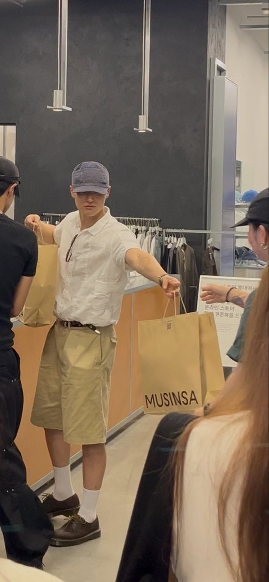 귀가 귀엽게 생굤 ㅋㅋ ♡♡ 별게 다 ~~