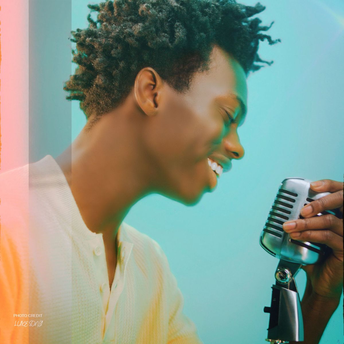 Tim Johnson Jr.’s “Fly Girl” is pure R&amp;B sunshine with 90s throwback vibes, smooth vocals, &amp; a dancefloor-ready beat. It’s fun, flirty, and full of heart. Add it to your playlist now or your summer’s incomplete. 🔥🎶 #FlyGirl #TimJohnsonJr
brokencolormusic.com/review-tim-joh…