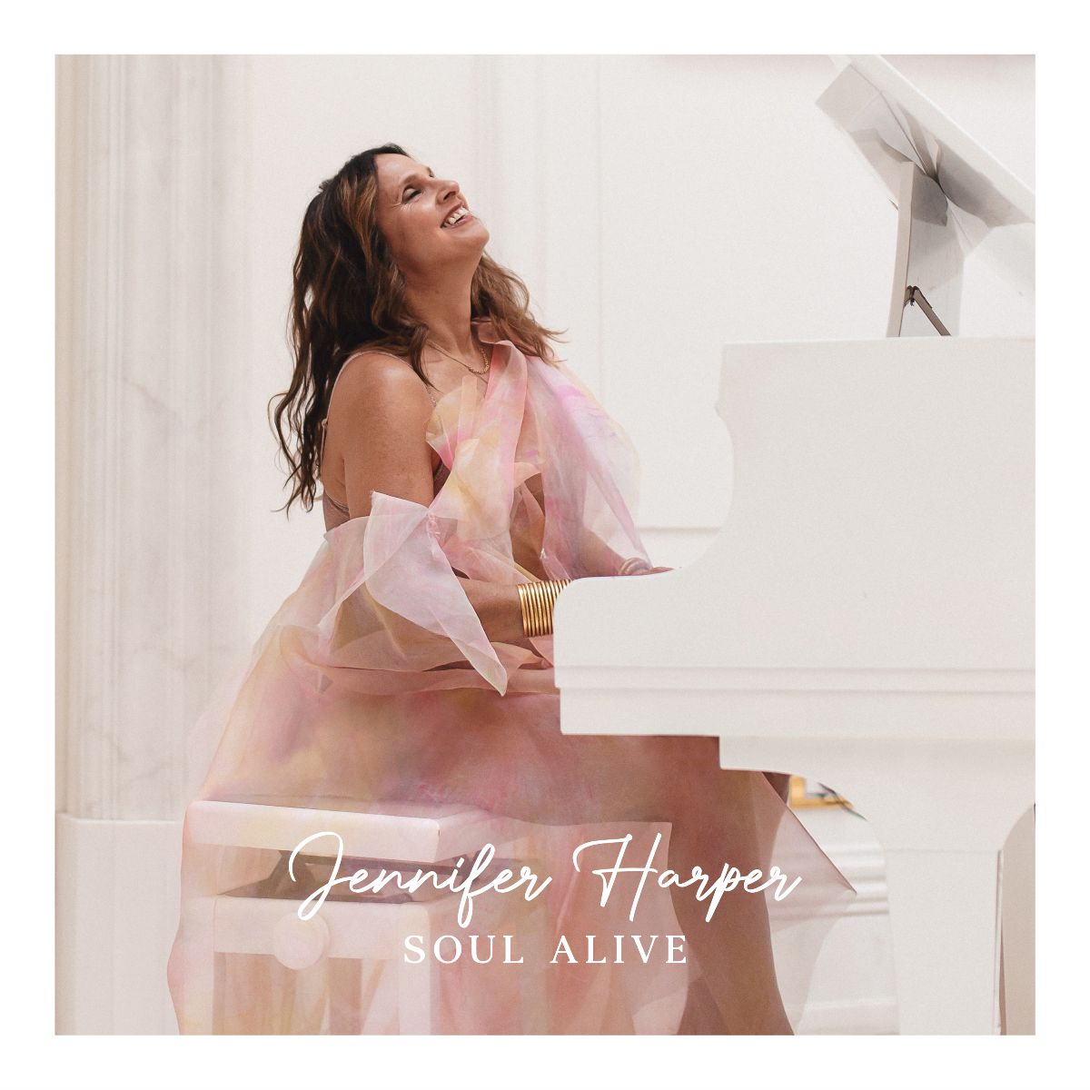 Jennifer Harper’s new single “Goodbye” is gentle, healing, and absolutely stunning. Her voice, her piano, the message—it’s like a soul cleanse. I love this song, and it should be in everyone’s playlist. 💛 #SoulAlive #NewMusic #JenniferHarper
brokencolormusic.com/review-jennife…