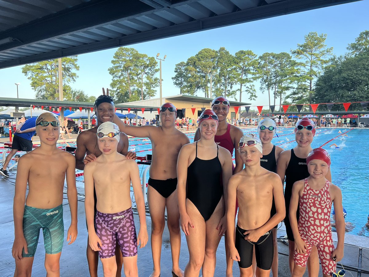 Day 2 of Age Group Champs meet at FLEET and these eagles are on 🔥🔥🔥🔥!! Lots of TAGS qualifiers and lots of time dropped! 😎😎😎 Congrats! Let’s rule the pool on day 3!