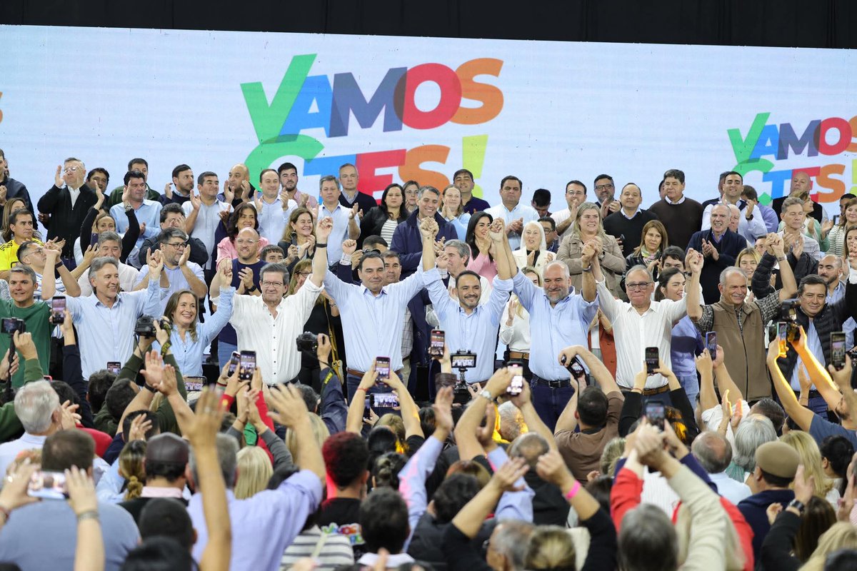 JBeeSellares's tweet image. 💪 Vamos Corrientes con @JPValdesok y @PedroBraillardP
¡Juntos para adelante!