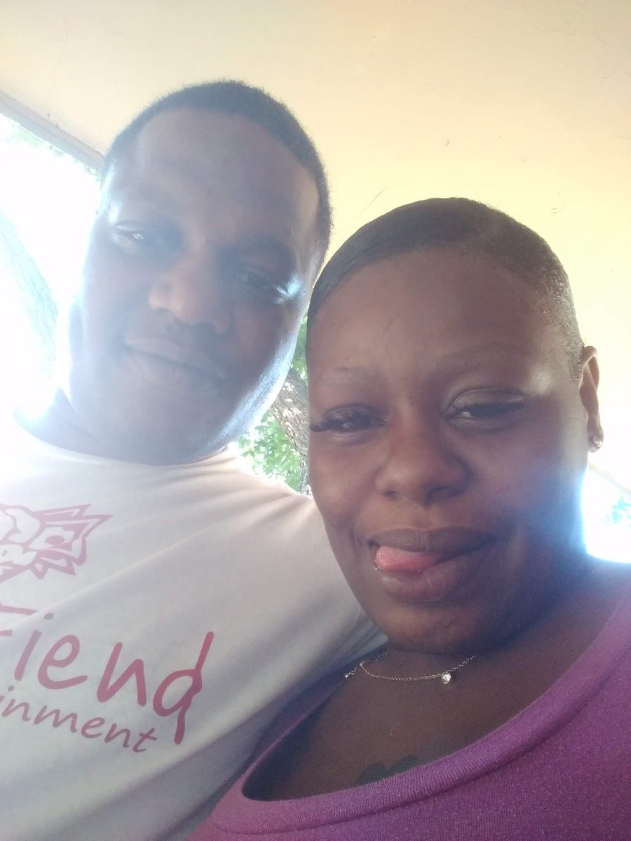 JuicefruitCc's tweet photo. FREEMYHUNBY " I GOT HIS BACC &amp; HE GOT MY FRONT " 🫶🏿🤟🏿😘 https://t.co/N6imISunJf