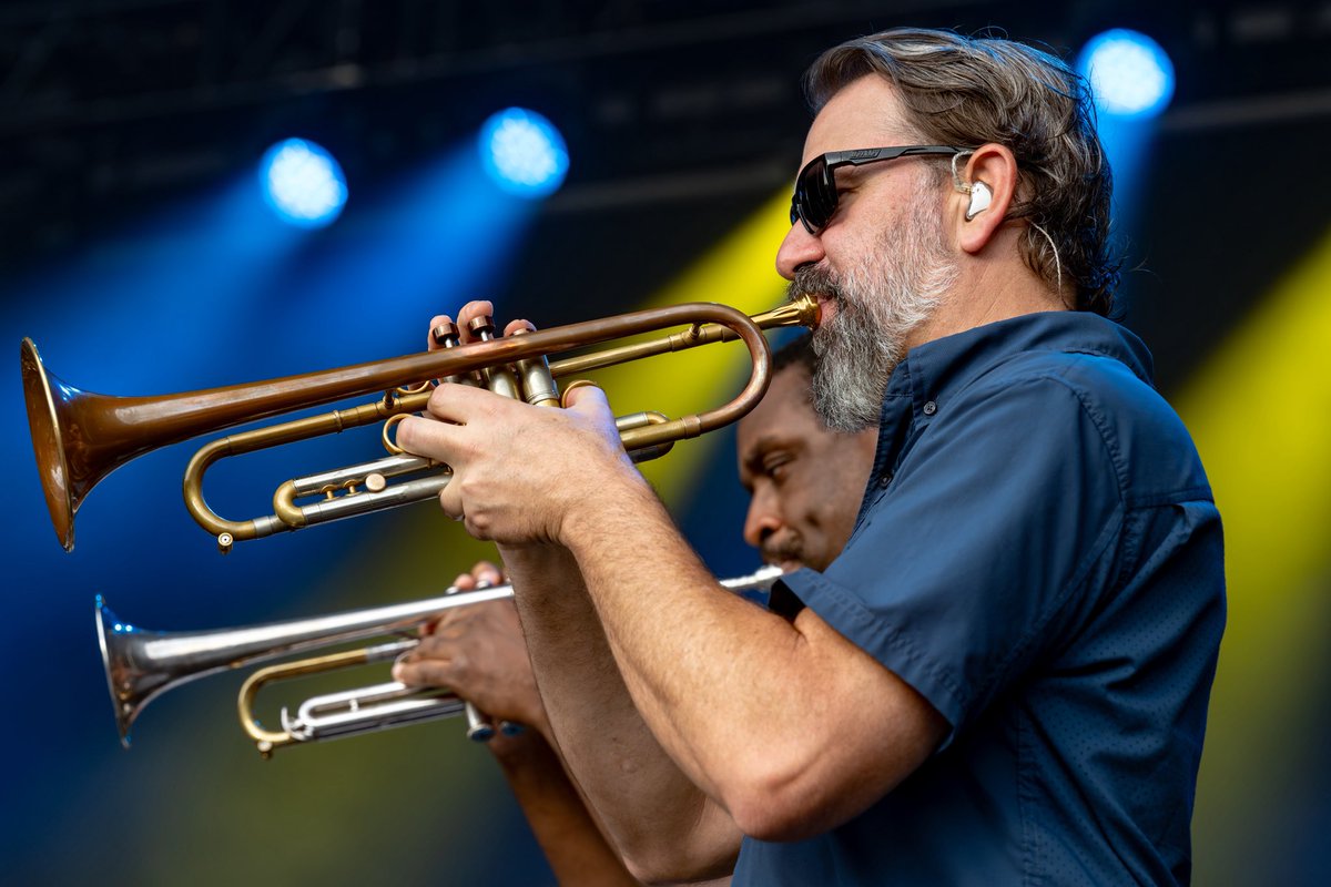 Christopher (@fantailmedia) on Twitter photo Gotta give the #backupsingers and the #hornline some flowers; <a href="/surlybrewing/">surlybrewing</a> for <a href="/JJGREYandMOFRO/">JJ Grey</a> (opening for <a href="/Tromboneshorty/">Trombone Shorty</a>). Photos for <a href="/FirstAvenue/">First Avenue</a>. Gotta give the #backupsingers and the #hornline some flowers; <a href="/surlybrewing/">surlybrewing</a> for <a href="/JJGREYandMOFRO/">JJ Grey</a> (opening for <a href="/Tromboneshorty/">Trombone Shorty</a>). Photos for <a href="/FirstAvenue/">First Avenue</a>.