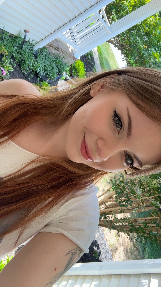 hannasaurusx3's tweet image. happy saturdayyy 🌿