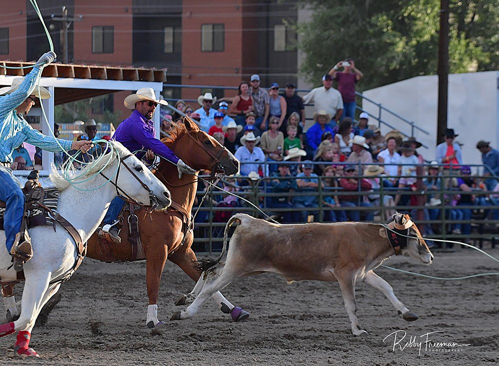 TwisTEDRodeo's tweet image. The final night of #CattlemensDays was special for the Hildreth family. Kelly Hildreth was named Committeeman of the Year, and his sons, Jace and Coy, earned a good check in team roping. twistedrodeo.com/2025/07/13/hil…📸 Robby Freeman