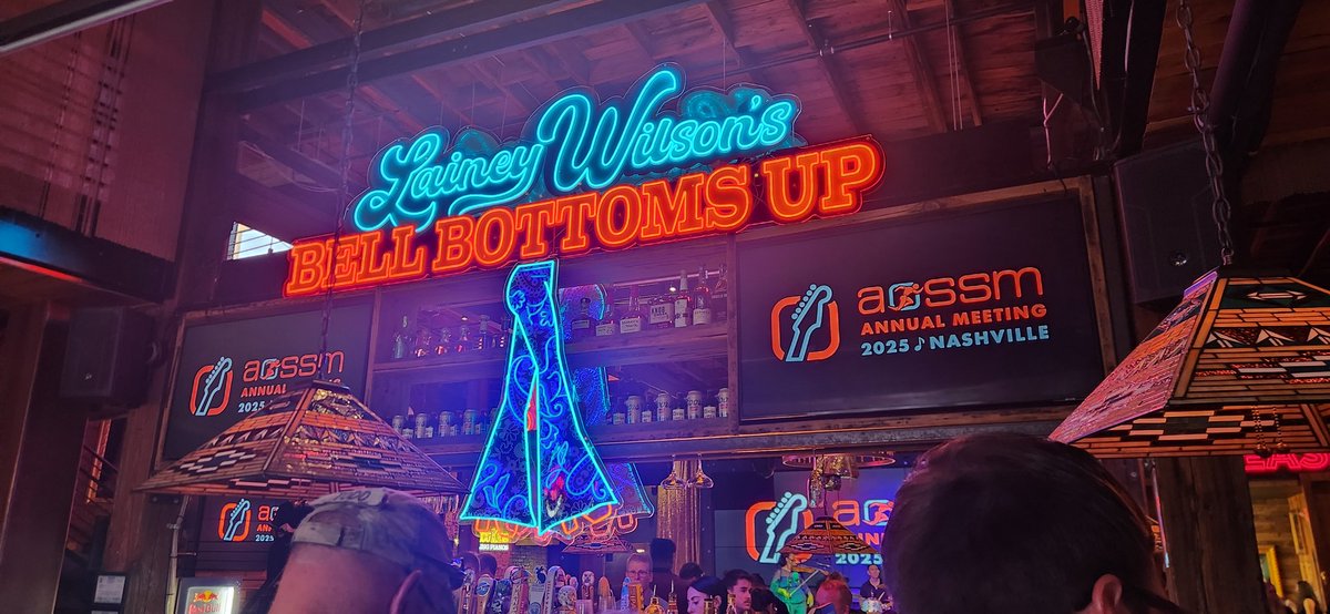 RJuddRobinsMD's tweet image. Great way to finish out #AOSSM25 and celebrate being in #Nashville at @laineywilson Bell Bottom's Up Honky Tonk rockin' to the Chris Bullard band-it was fantastic!!! See you next year at #AOSSM26! @aossm1972 #countrymusic #sportsmedicinerocks