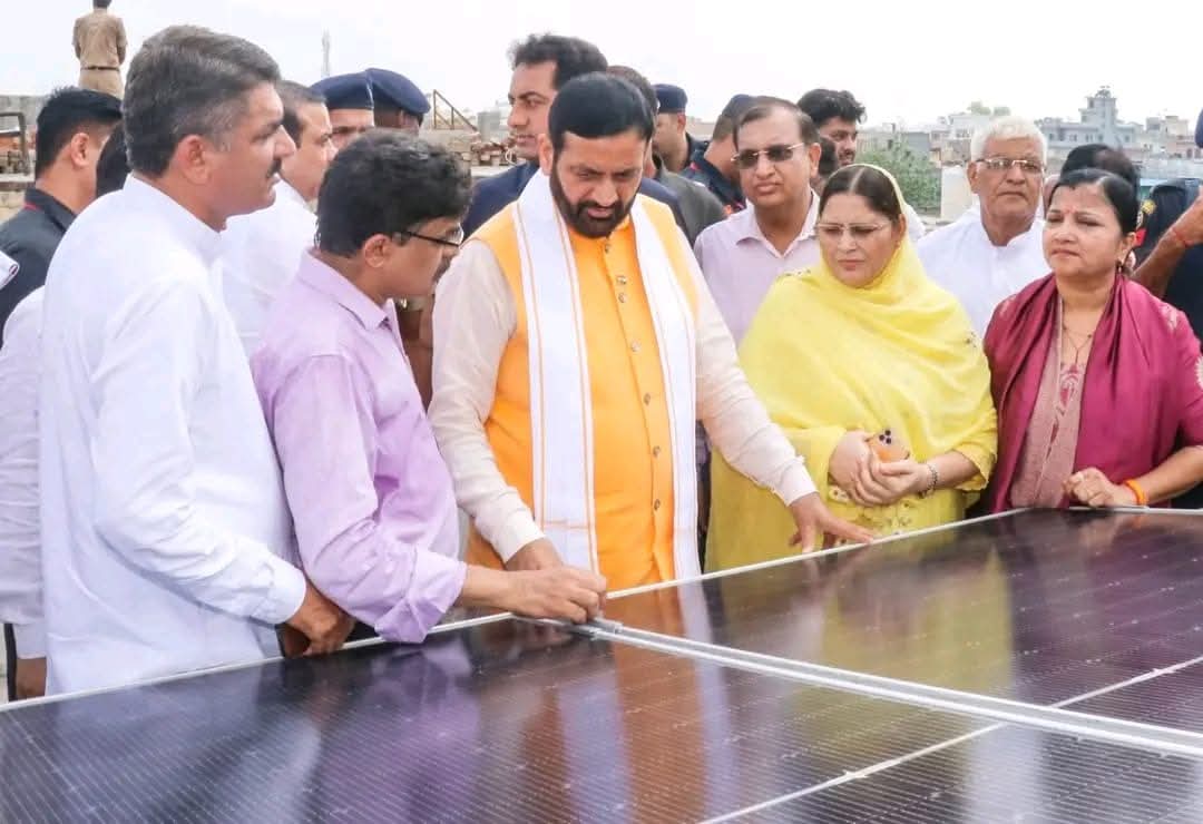 1 लाख घरों की छतों पर मुफ्त 2 किलोवाट सोलर सिस्टम का टारगेट पूरा होते ही अगले 1 लाख घरों पर सोलर सिस्टम लगाने का लक्ष्य : मुख्यमंत्री श्री नायब सिंह जी

<a href="/NayabSainiBJP/">Nayab Saini</a>