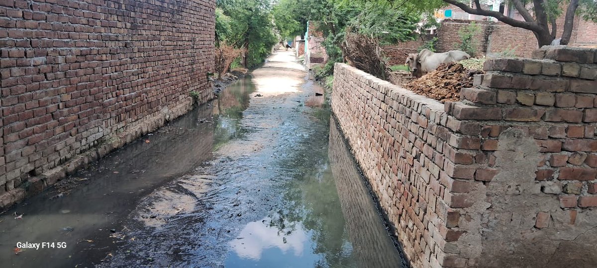 Saurabh Sharma (@saurabhas32570) on Twitter photo आगरा तहसील किरावली के खेड़ा सांधन के परिक्रमा मार्ग मे बह रही विकास की गंगा कई बार ग्राम प्रधान से कहने के बाद भी नहीं हुई सुनबाई प्रधान पर भेदभाब का आरोप <a href="/PMOIndia/">PMO India</a> <a href="/myogioffice/">Yogi Adityanath Office</a> <a href="/AKSharmaOffice/">AK Sharma Office</a>
<a href="/dm_agra/">DM Agra office</a> आगरा तहसील किरावली के खेड़ा सांधन के परिक्रमा मार्ग मे बह रही विकास की गंगा कई बार ग्राम प्रधान से कहने के बाद भी नहीं हुई सुनबाई प्रधान पर भेदभाब का आरोप <a href="/PMOIndia/">PMO India</a> <a href="/myogioffice/">Yogi Adityanath Office</a> <a href="/AKSharmaOffice/">AK Sharma Office</a>
<a href="/dm_agra/">DM Agra office</a>
