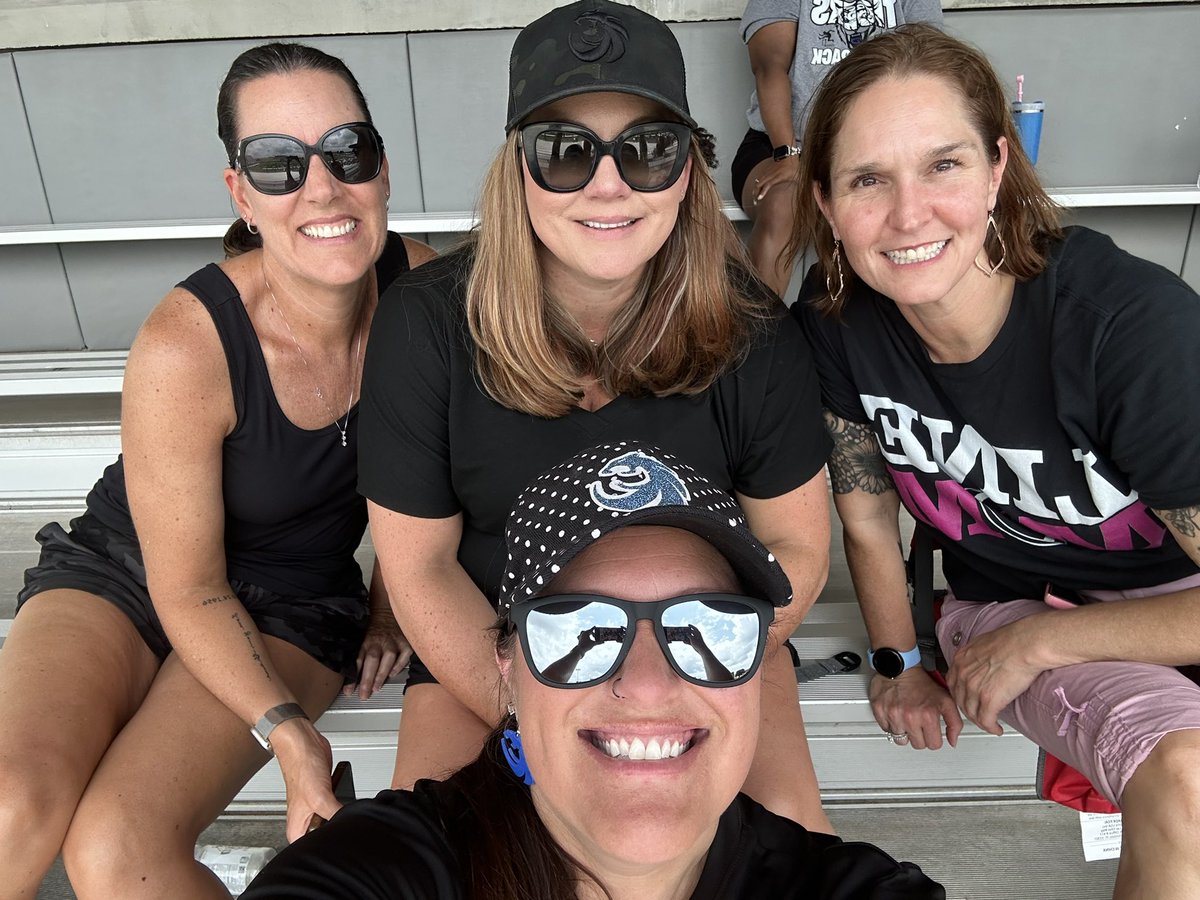 Melper7's tweet image. Football Mom Life