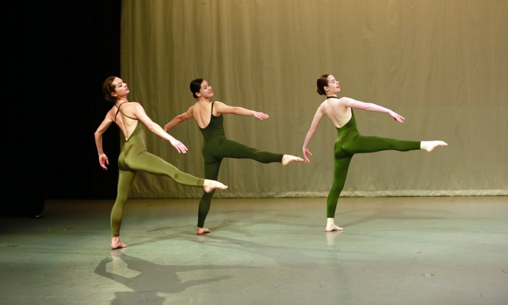 #kissesdelavin 🩰🤍