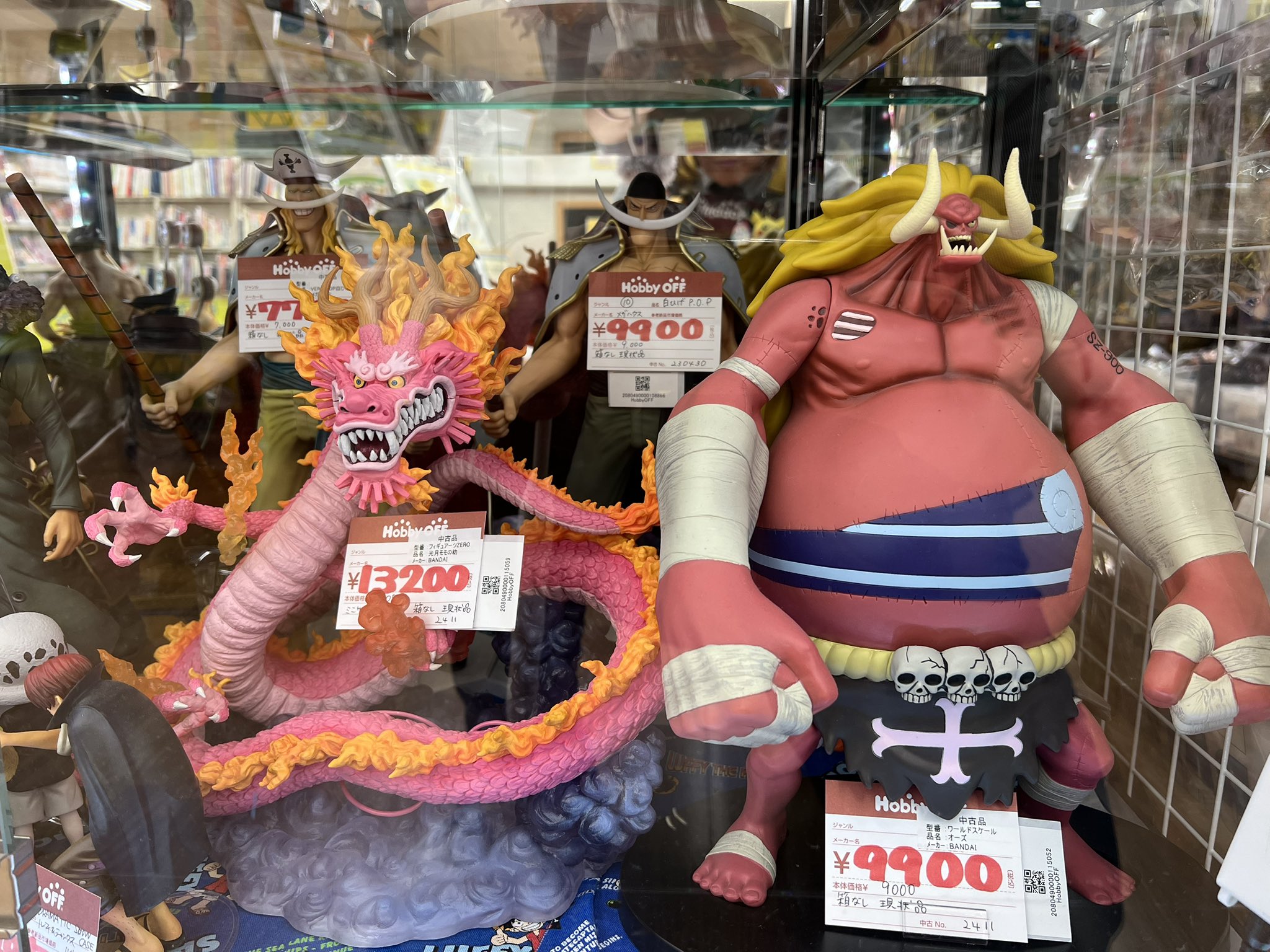 ワンピースフィギュアまとめ売り！　ショーケース付き ワンピースフィギュアまとめ売り！ ショーケース付き